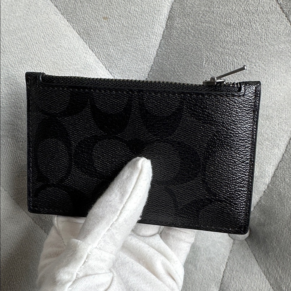 Coach Monogram zip card case - Picture 4 of 11